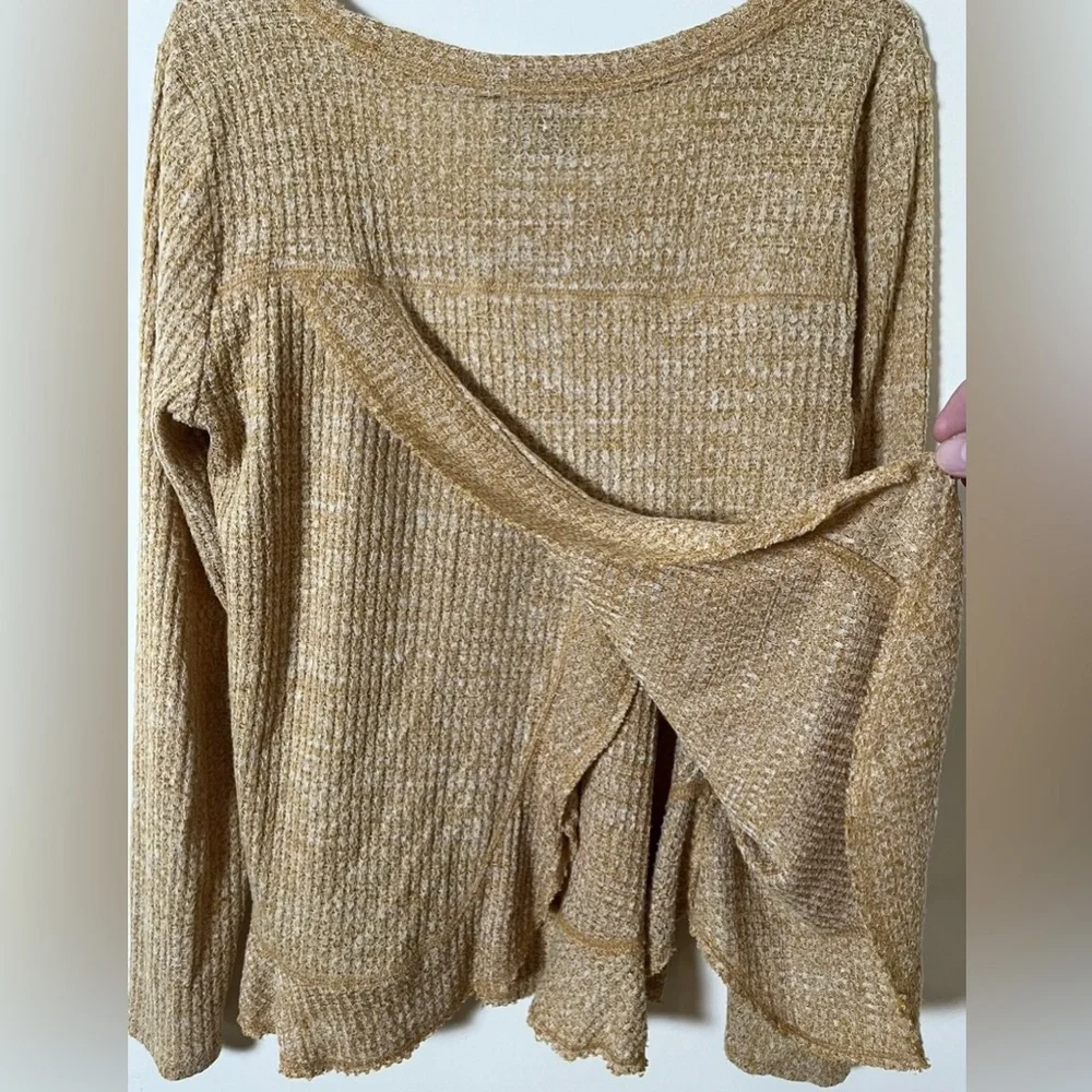SATURDAY SUNDAY Light Golden Ruffle-Hem Knit Top - Picture 5 of 7